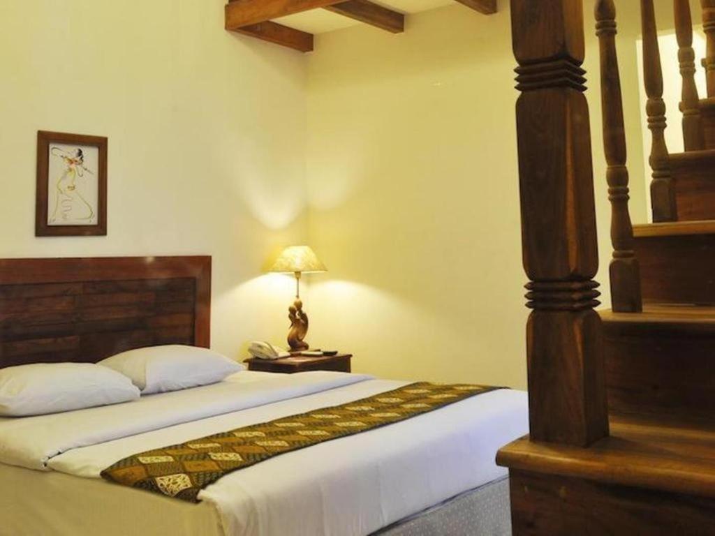Bukit Daun Hotel And Resort Kediri  Luaran gambar