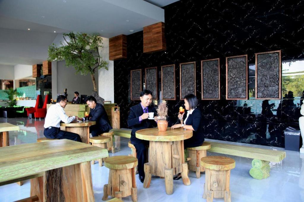 Bukit Daun Hotel And Resort Kediri  Luaran gambar