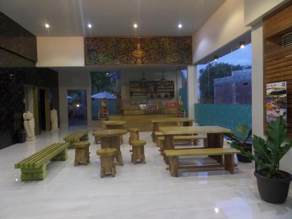 Bukit Daun Hotel And Resort Kediri  Luaran gambar