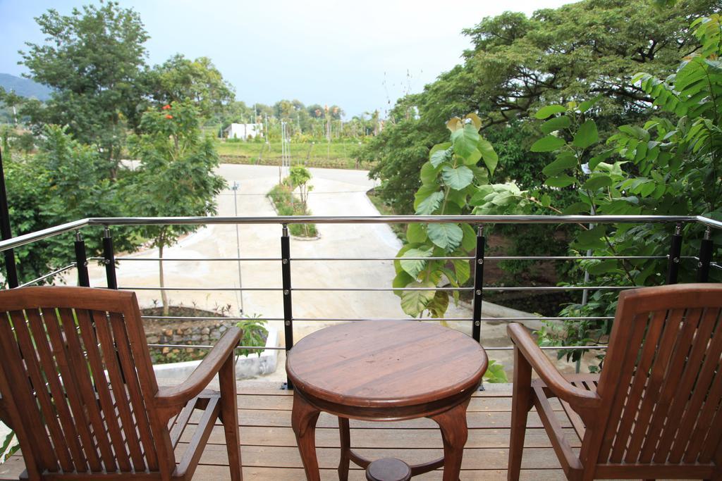 Bukit Daun Hotel And Resort Kediri  Luaran gambar