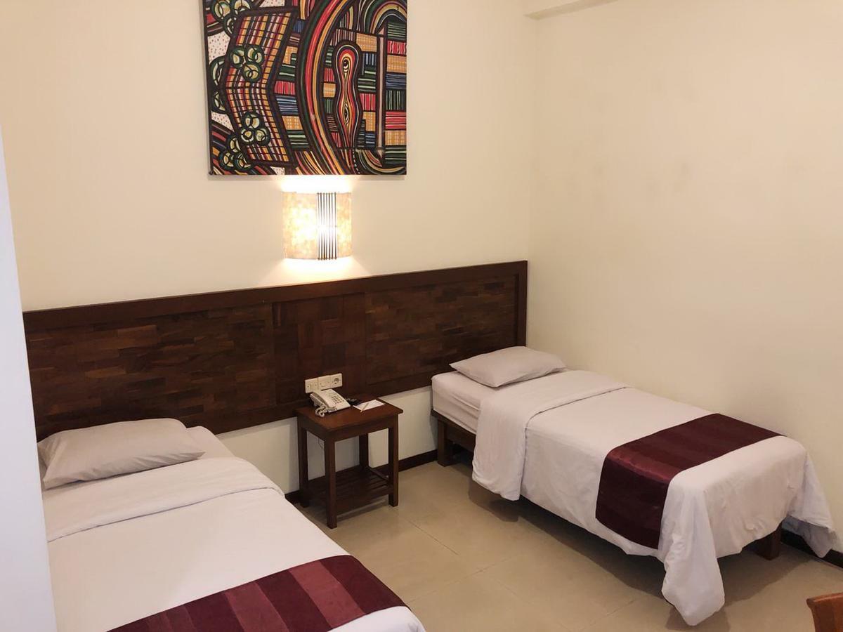 Bukit Daun Hotel And Resort Kediri  Luaran gambar