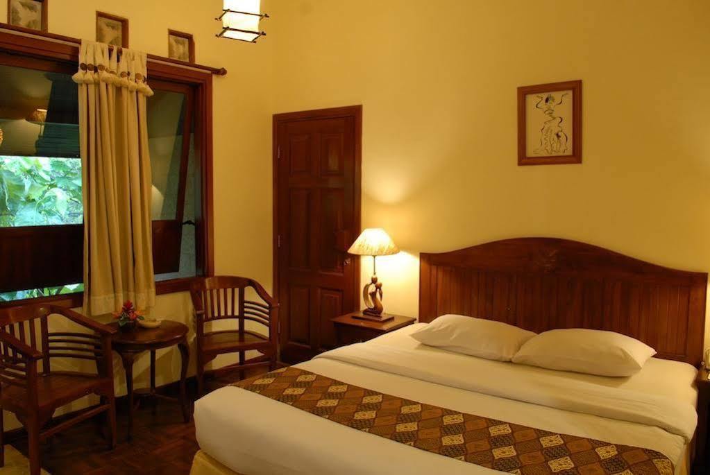 Bukit Daun Hotel And Resort Kediri  Luaran gambar