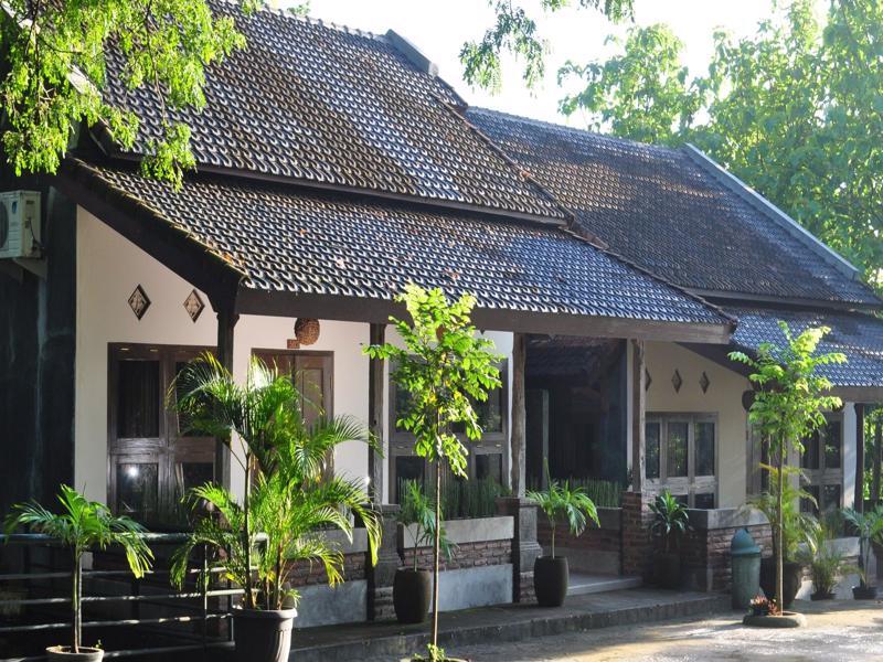 Bukit Daun Hotel And Resort Kediri  Luaran gambar